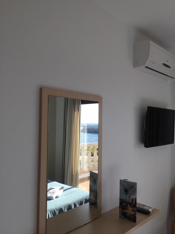Hostal Sa Prensa Ciutadella  Δωμάτιο φωτογραφία